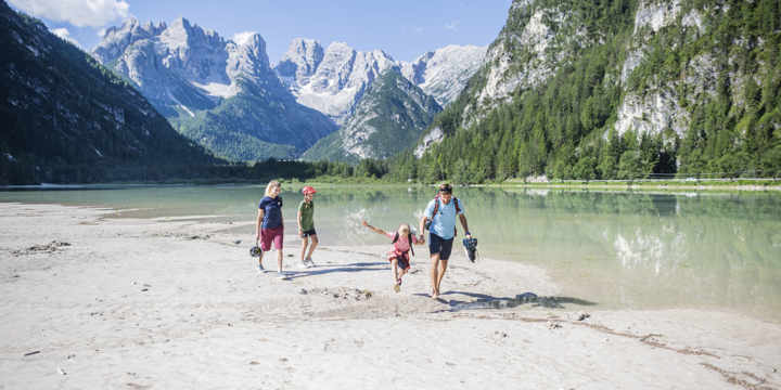 Familienwanderung am Dürrensee - Dolomiten